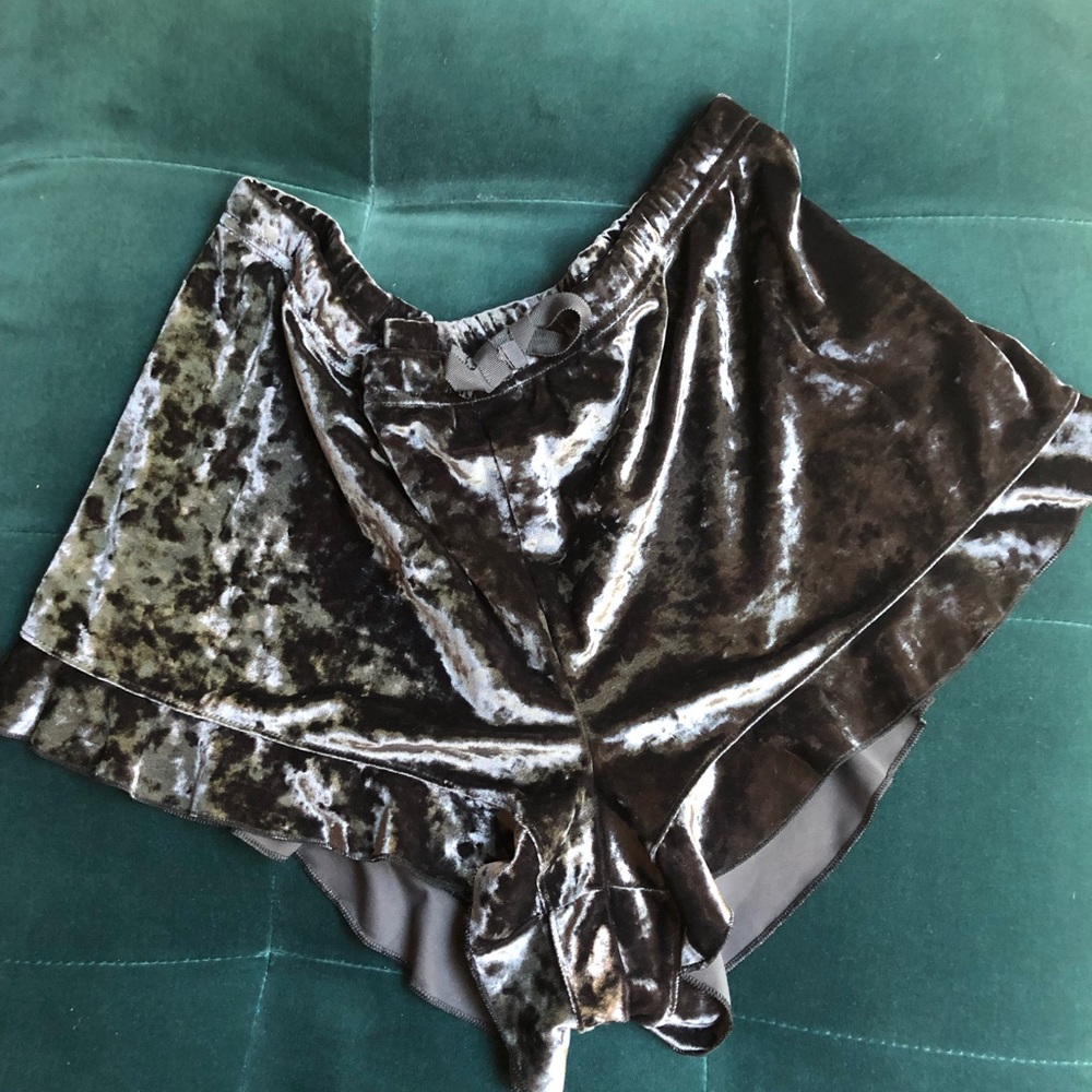 ✨Vintage ✨Victorias Secret Crushed Velvet Lounge Shorts